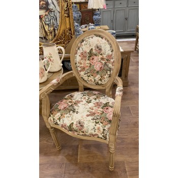 كرسي خشب طبيعي من أجود أنواع  الأقمشه 7973