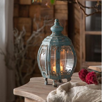 شمعدان معدن بتصميم فانوس تراثي معتق -L4755