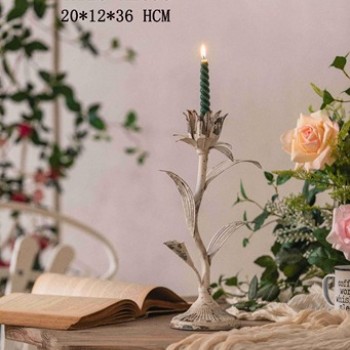 شمعدان  معدن ابيض معتق بتصميم  غصن  الورد -L4761
