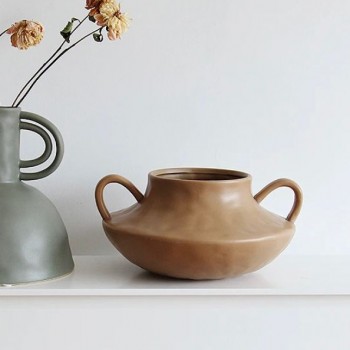 تحفه فخاريه  معتقه ملائمه لغرفة المعيشه متوفر بالونين - L3683