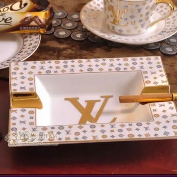 صحن  طفايه سجائر  لويس فيتون سراميك L4112