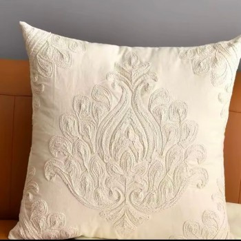 مخده قطن مطرزه  عالي الجوده- L5180