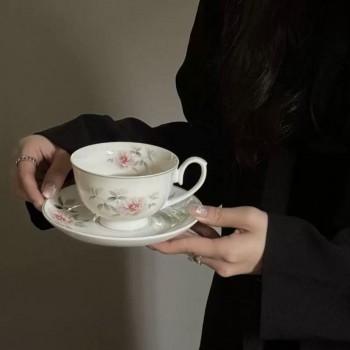 كوب وصحن سيراميك بنقوش زهور 7244 كوب وصحن سيراميك بنقوش زهور 7244