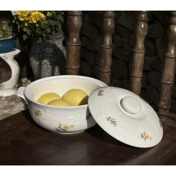 اناء بغطاء سيراميك بتصميم اوربي فاخر 7236