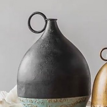 فازه  معدنيه بتصميم حديث ملائم لغرفة المعيشه L4245