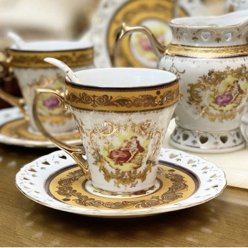 كوب انجليزي كلاسيكي وصحن سيراميك 352141