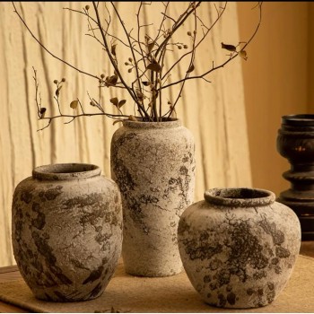 فازه  ابيض فخاريه معتقه فاخره متوفر 3 احجام  4323