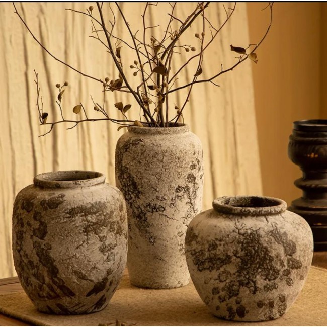 فازه  ابيض فخاريه معتقه فاخره متوفر 3 احجام  4323