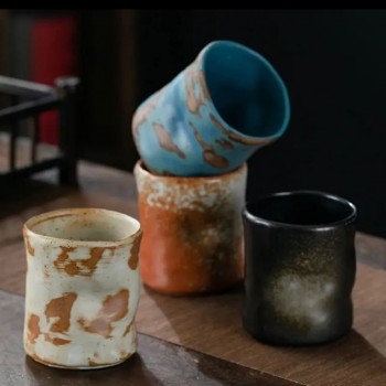 كوب قهوه سيراميك باطراف ملتويه متوفر 4 الوان L3504