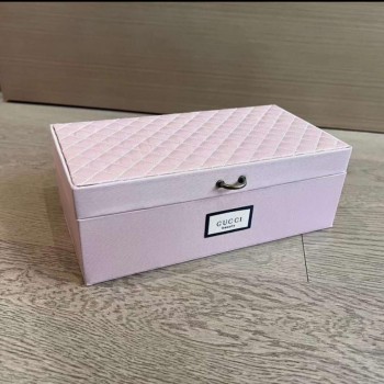 صندوق قوتشي مقسم للمكياج 7396