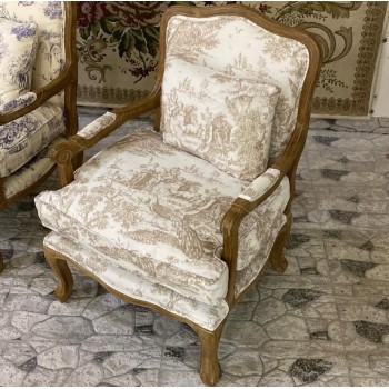 كرسي مصنوع من أجود انواع الخشب والاقمشه بمقاعد نفخ 23021