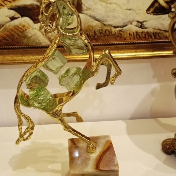 تحفة حصان معدن مطعم بلورات زجاج اخضر 5950