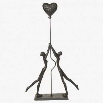 تحفة معدن بتصميم زوجين يحملان بالون على شكل قلب 7040
