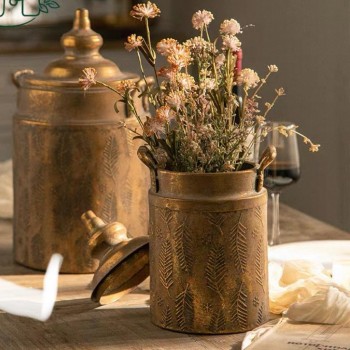 مزهرية معدن معتق بتصميم ريفي أوربي مثالي لديكور منزل L7819