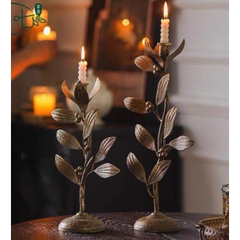 شمعدان ذهبي معدن معتق بتصميم ورق نبات متوفر الحجمين 7867
