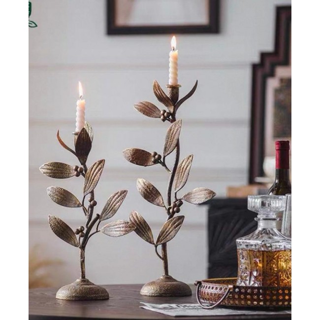 شمعدان ذهبي معدن معتق بتصميم ورق نبات متوفر الحجمين 7867