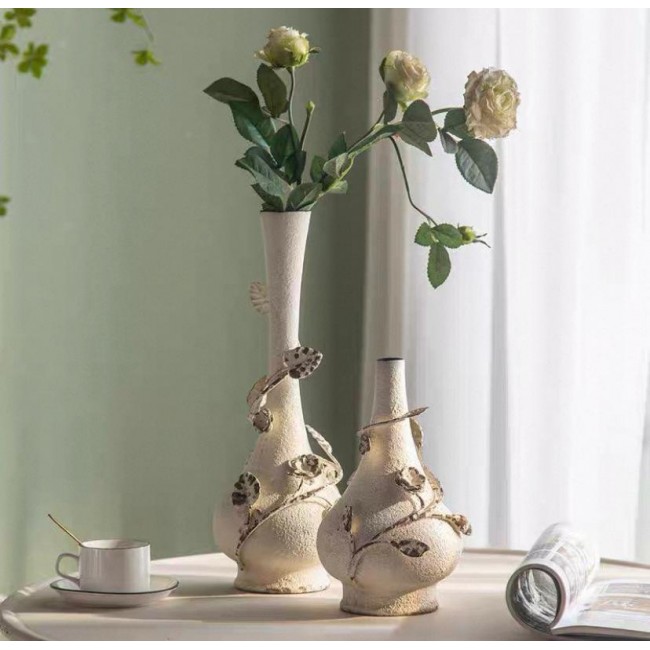 فازة معتق أبيض معدن بتصميم فرنسي متوفرحجمين  8114