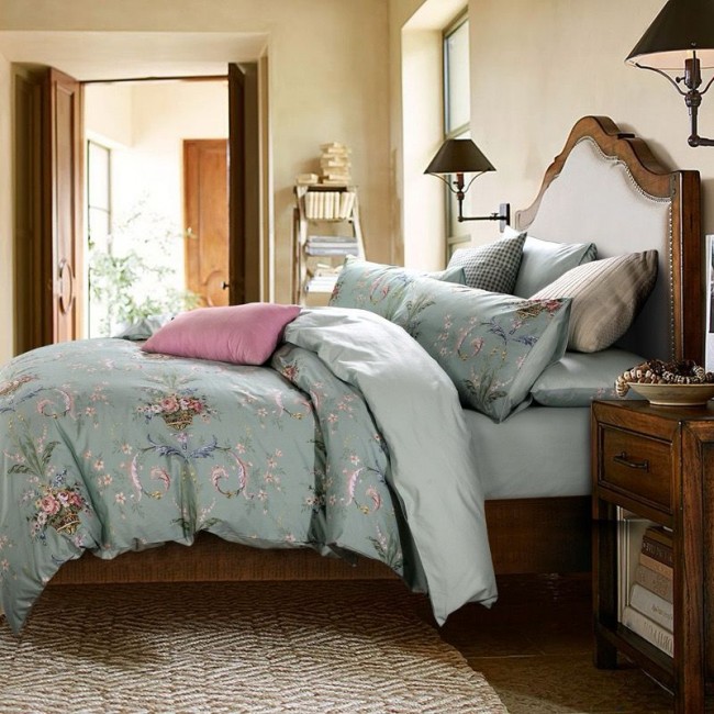 طقم مفارش أغطية قطن مصري من laura ashley حجم كنج قطن مصري 100% متوفر للونين 