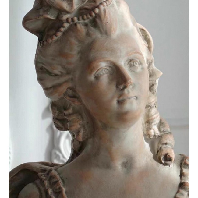 تحفه بنت على الطراز الاوربي فكتوريا 7558 بارتفاع 64cm