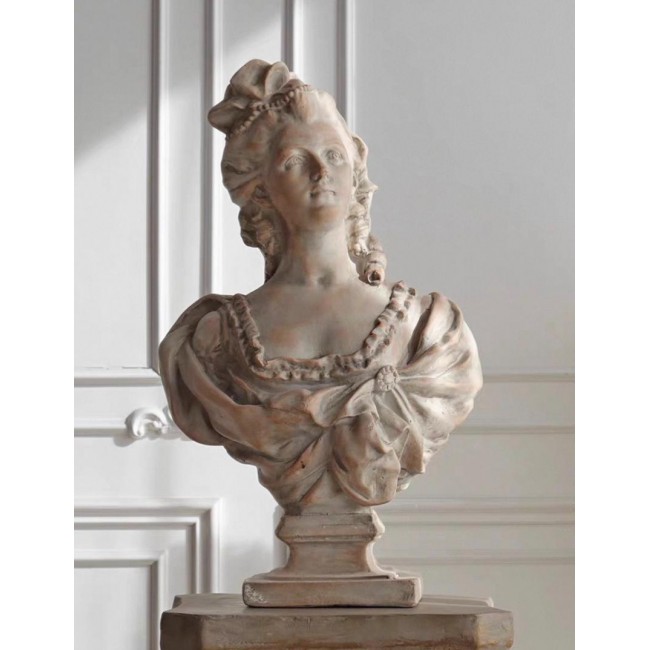 تحفه بنت على الطراز الاوربي فكتوريا 7558 بارتفاع 64cm