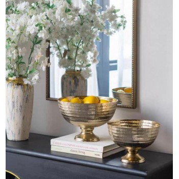 صحن تقديم بقاعده معدن منقش بتصميم رماني أنيق متوفر الحجمين 7630 صحن تقديم بقاعده معدن منقش بتصميم رماني أنيق متوفر الحجمين 7630