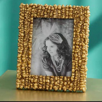 برواز صور بإطار ذهبي بتصميم حبيبات أنيقه 7640