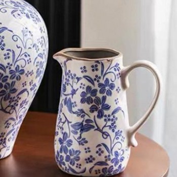 فازة أبريق فنتيج بنقوش الورد7530