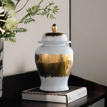 فازة سيراميك أبيض متناغم باللون الذهبي بتصميم عصري 7471