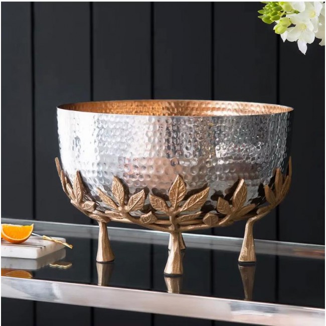 صحن تقديم معدن مطروق يدويا على الطراز الاروبي 7429