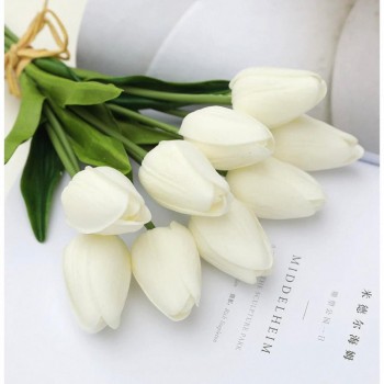 بوكيه ورد توليب تحاكي الطبيعه أنيقه وعالية الجوده 7679