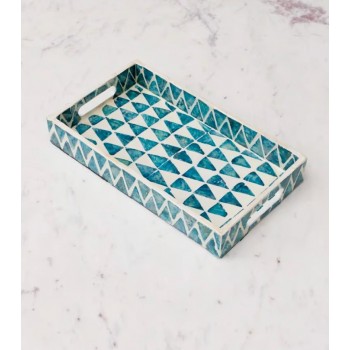 صينية صغيره مزخرفة بزخارف رائعه مزينه ببلاط أزرق وأبيض بنمط مثلثات 7658