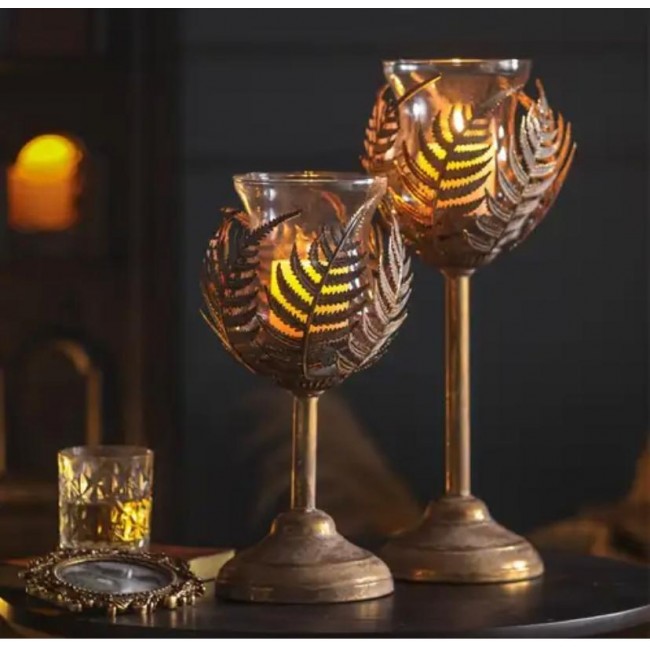 شمعدان معدن ذهبي معتق بحامل زجاج بتصميم اوربي قديم متوفر الحجمين L8094