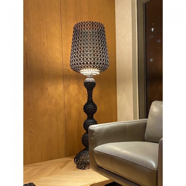 وحدة اضاءه كريستال ارتفاع 165cm متوفر اللون الاسود 