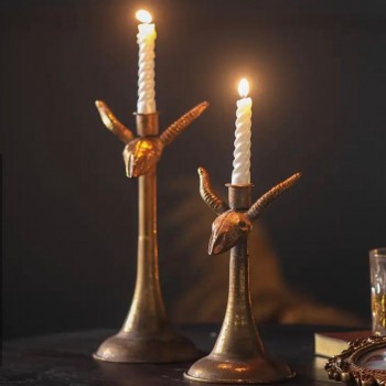 شمعدان من المعدن الذهبي المعتق بتصميم أوربي متوفر الحجمين 8102