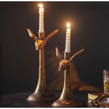 شمعدان من المعدن الذهبي المعتق بتصميم أوربي متوفر الحجمين 8102 شمعدان من المعدن الذهبي المعتق بتصميم أوربي متوفر الحجمين 8102