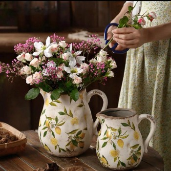 فازه بتصميم أبريق ريفي جميل متوفر الحجمين 7438