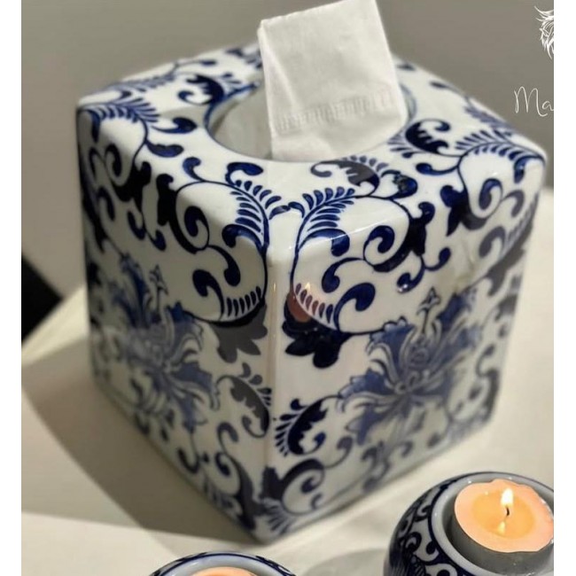 علبة مناديل سيراميك بنقوش ورد زرقاء بشكل مربع 6985