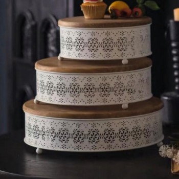 صينية تقديم بصحن خشب وبقاعده معدن ابيض مزخرف متوفر 3 احجام 8147