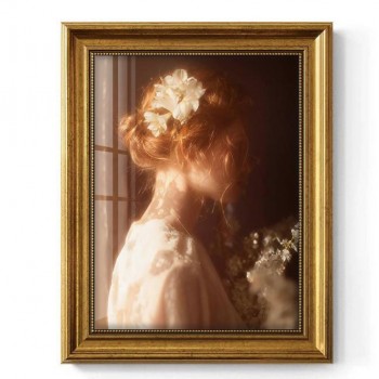 لوحه زيتيه بإطار مصنوع من الخشب بواجهه من الزجاج مقاس cm90*70cm