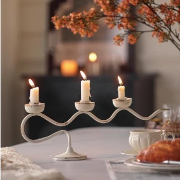 شمعدان معدن معتق بتصميم مودرن  راقي مثالي لغرفة المعيشه -L5756