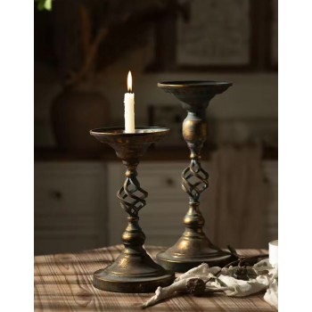 شمعدان معدن معتق بتصميم اوربي كلاسيك متوفر الحجمين -5759