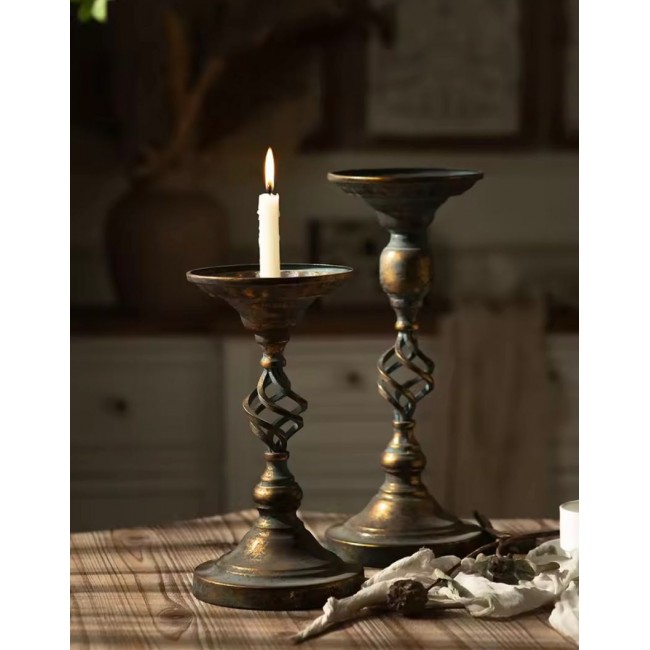 شمعدان معدن معتق بتصميم اوربي كلاسيك متوفر الحجمين -5759