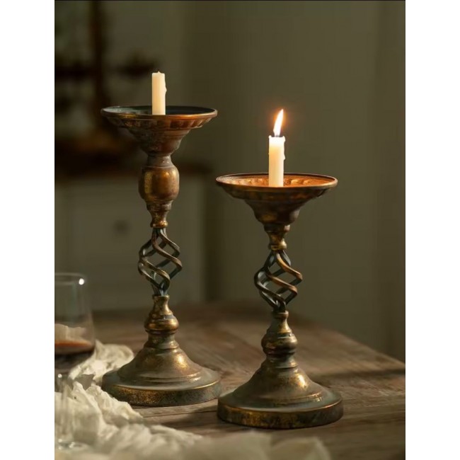 شمعدان معدن معتق بتصميم اوربي كلاسيك متوفر الحجمين -5759