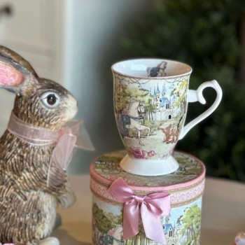 كوب سراميك بتصميم فكتوريا مع علبه هديه انيقه -L5879