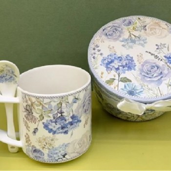 كوب لورا بلو مع ملعقه بتصميم زهور مع علبه هديه -5881