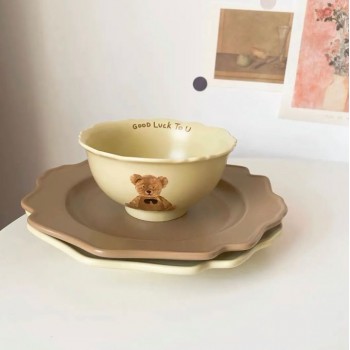 اناء مجوف من سراميك برسمة الدب بجوده عاليه L3299