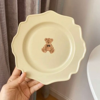 صحن ذا تشكيله مميزه برسمة الدب من السراميك عالي الجوده -L3300