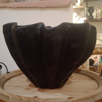 تحفه وزهريه غير منتظمة الشكل انيقه L2821