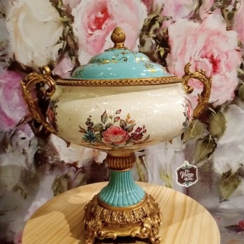 تحفه بغطاء معتق بتصميم فرنسي راقي من سراميك باللون الاكترواز  L2973