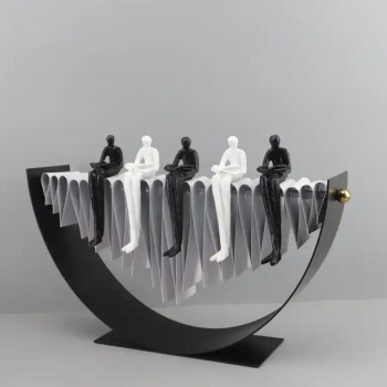 تحفه فنيه معدن  ابداعيه لشخصيات الراتنج -5556